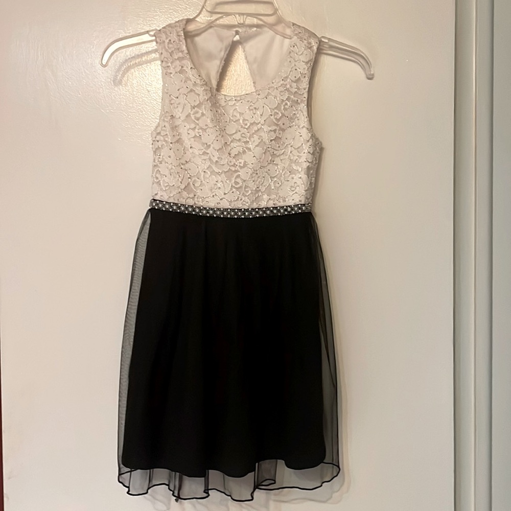 Beautiful size 7 dress